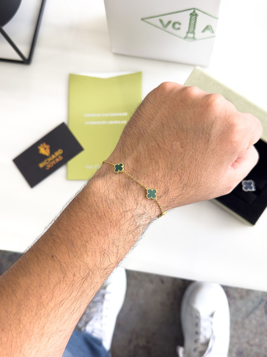 Pulsera Trébol Verde 9mm Estilo Van Cleef en Plata 925 con Baño de Oro 18k – 21cm