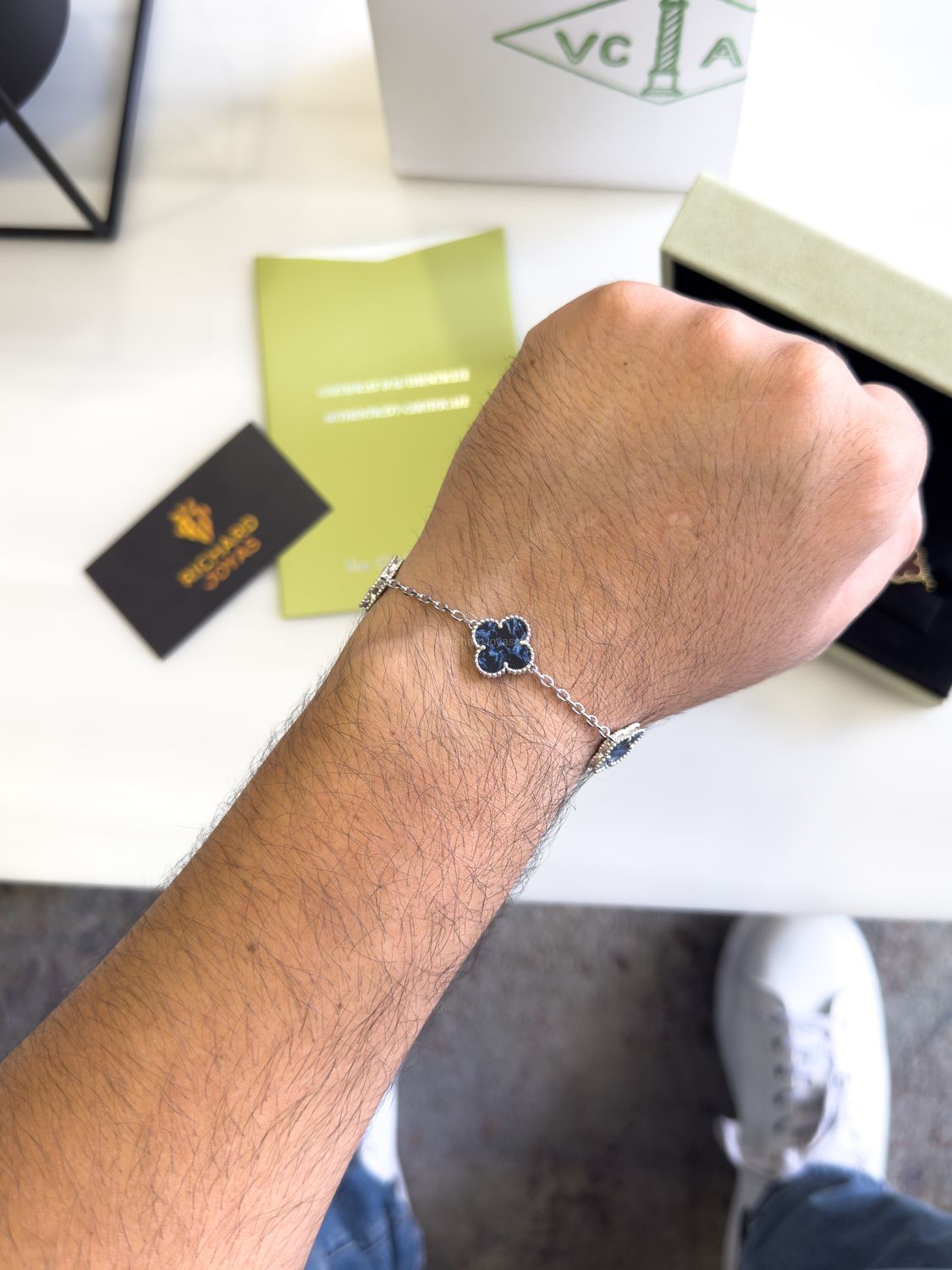 Pulsera Estilo Van Cleef en Plata 925 con Trébol Marmoleado Azul – 21cm / 15mm