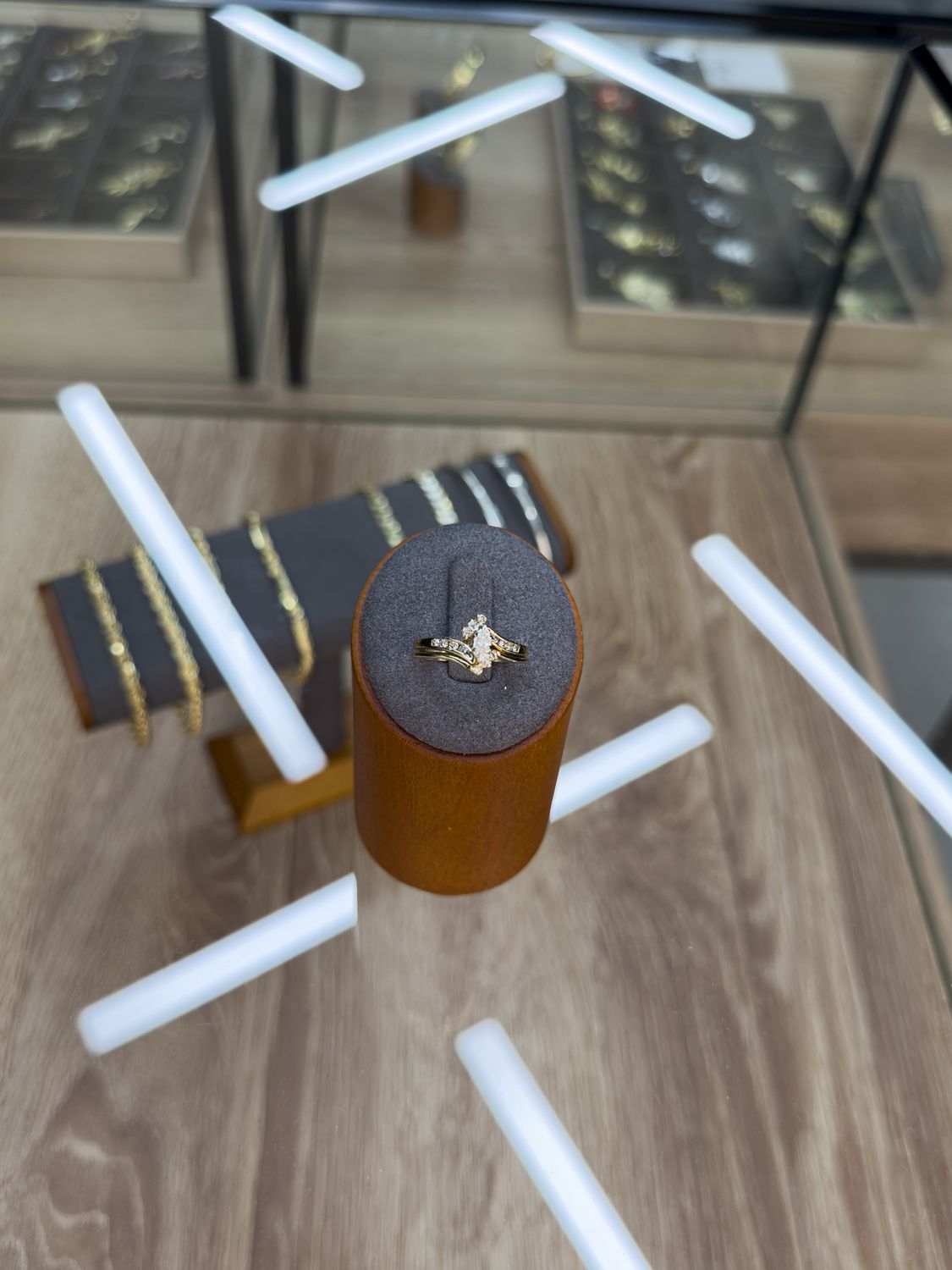 Anillo de Compromiso en Oro 10k con Diamantes – Talla 7