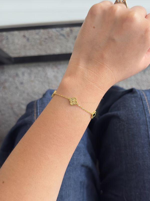 Pulsera Trébol Negro y Dorado 9mm Estilo Van Cleef en Plata 925 con Baño de Oro 18k – 18cm