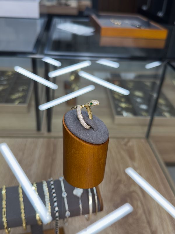 Anillo de Oro 10k Diseño de Serpiente Talla 7.5