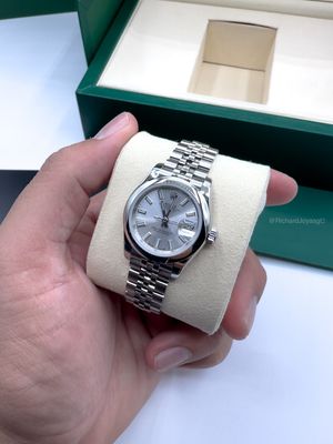 Rlex Lady-Datejust 28 mm Acero | Carátula Plateada y Pulsera Jubilee