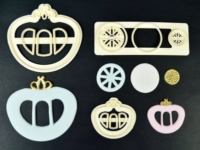 FMM Princess Carriage Set of 2 FMM Princess Carriage Set of 2