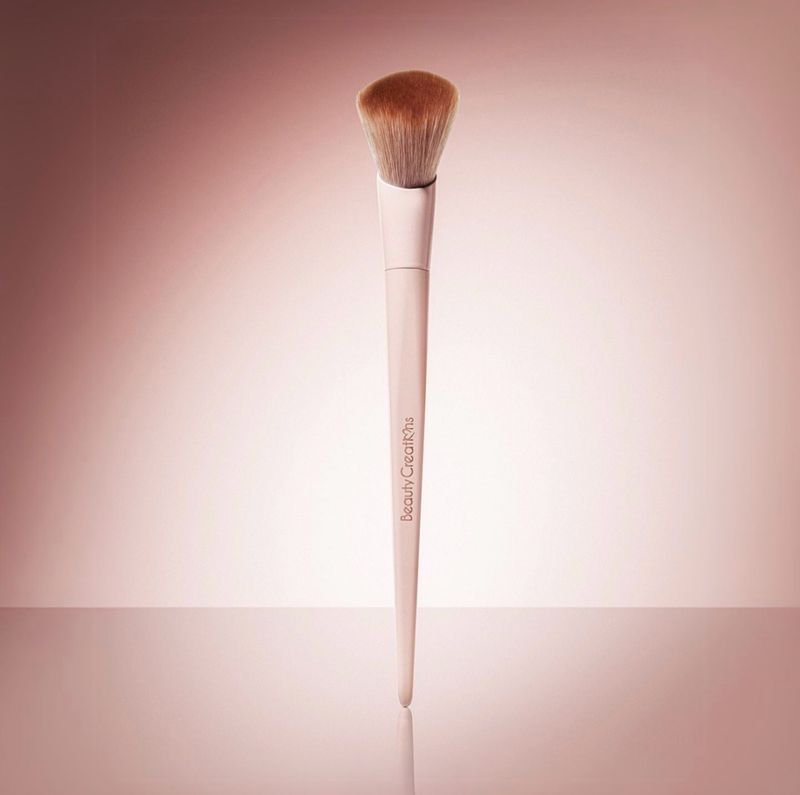 Pretty Pressed Precision Powder Brush - Beauty Creations