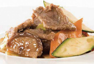 MANZO: CON FUNGHI E  BAMBU / CON PATATE / SALSA PICCANTE
