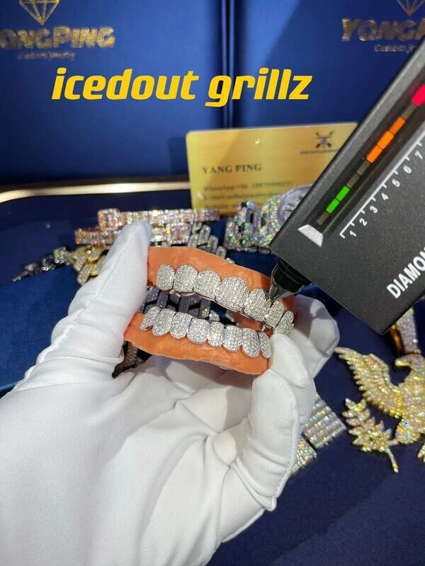 Icedout grillz vvs silver with moissanite vvs