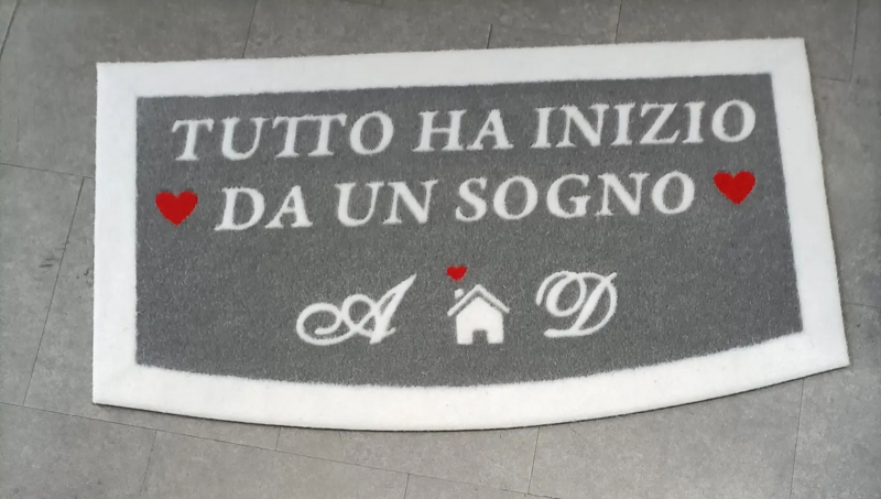 Zerbino personalizzato intarsiato con  frase ed iniziali 