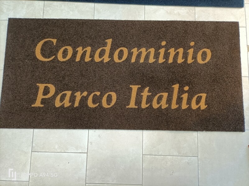 Zerbino Tappeto personalizzato intarsiato per condominio