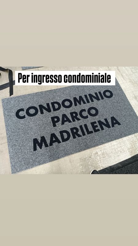 Zerbino Tappeto personalizzato intarsiato per condominio 