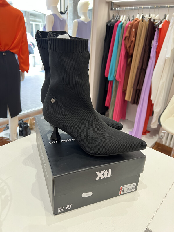 XTI STIVALETTO A CALZA CON TACCO A SPILLO QUADRATO