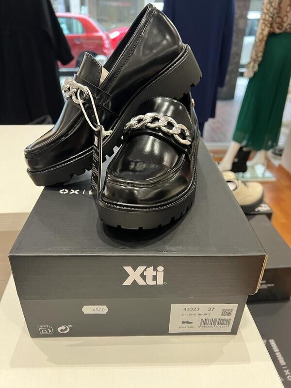 XTI MOCASSINO LUCIDO CATENE