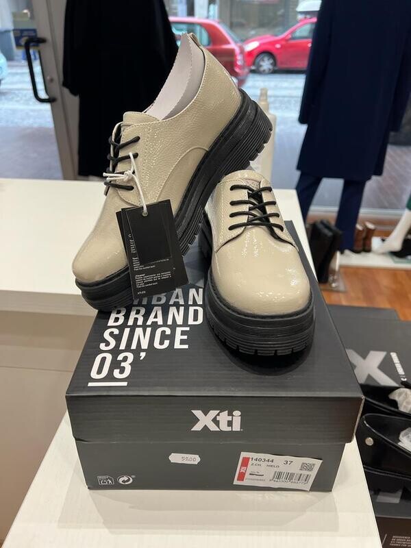 XTI MOCASSINO CON STRINGA