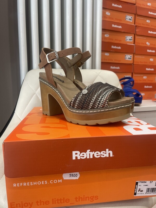 REFRESH SANDALO STRISCE MARRONE