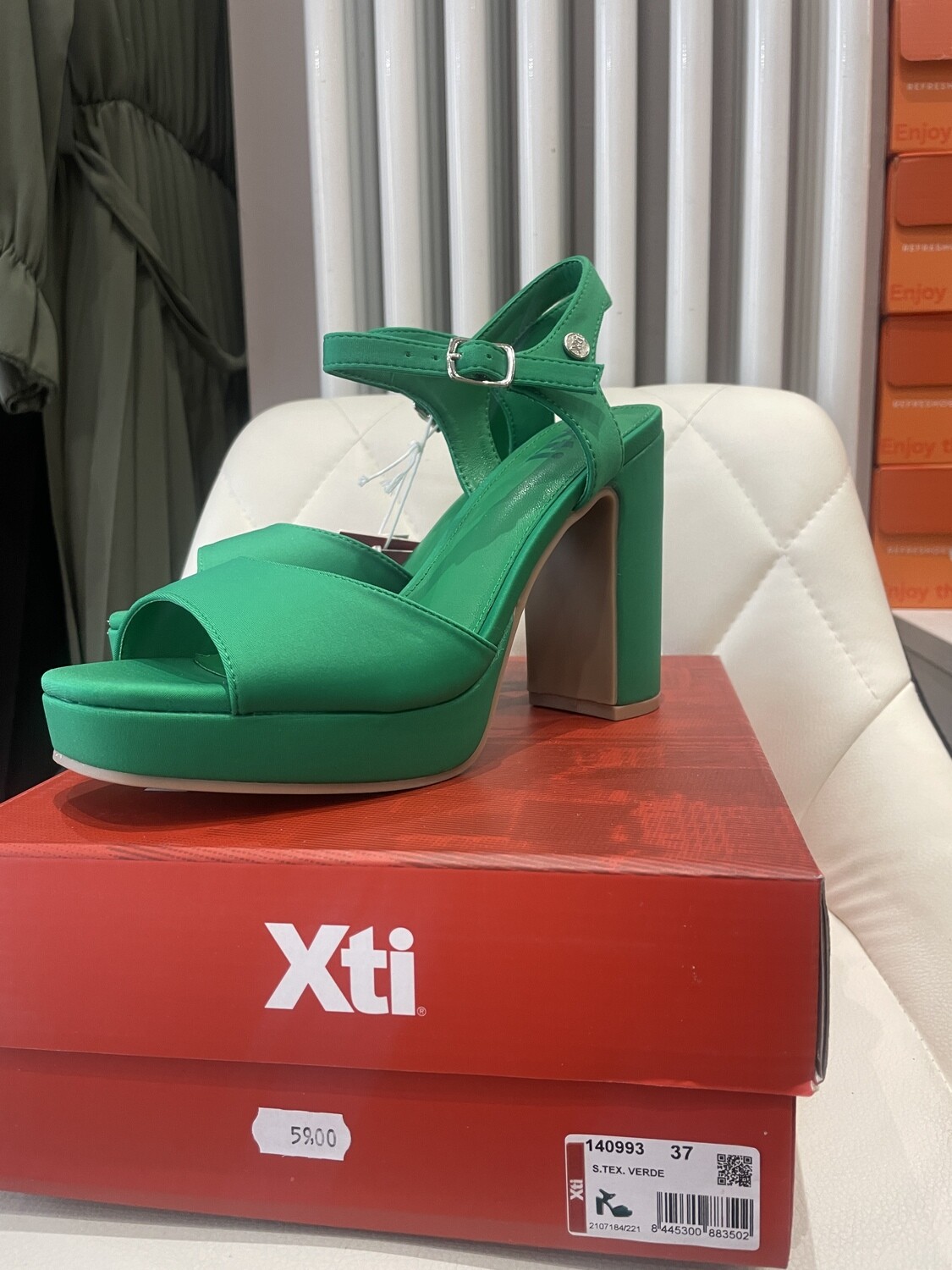 XTI SANDALO ALTO RASO