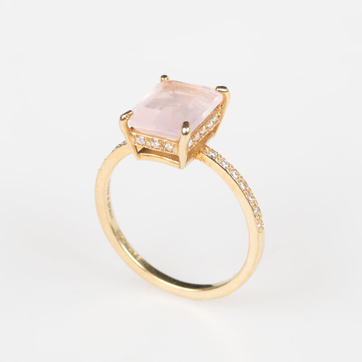 ブリジット・リング, バリエーション: ローズ・クォーツ