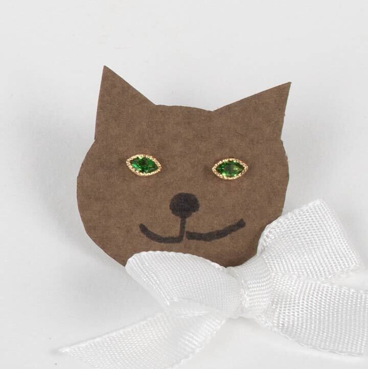 Cat’s Eye・ピアス［グリーン・ガーネット］