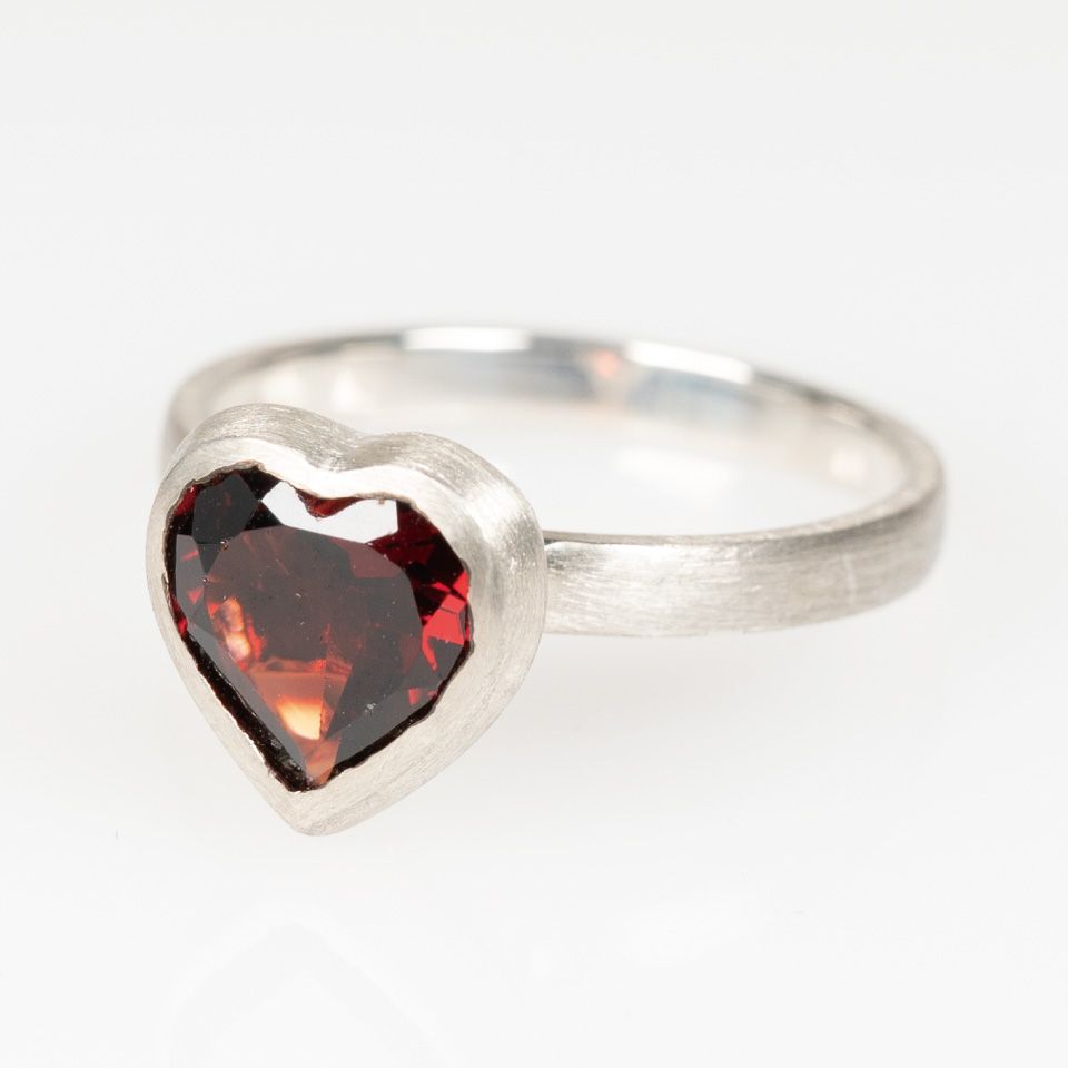 アニー・リング（ガーネット）