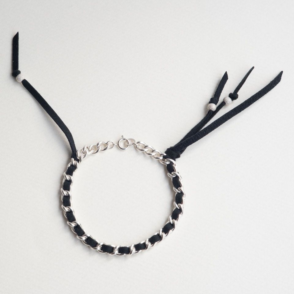 レザー・オン・シルバー・ブレスレット