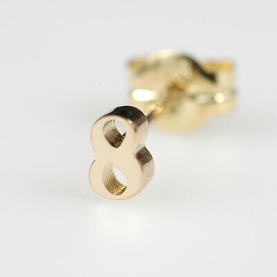ラッキーナンバー・ピアス［8］