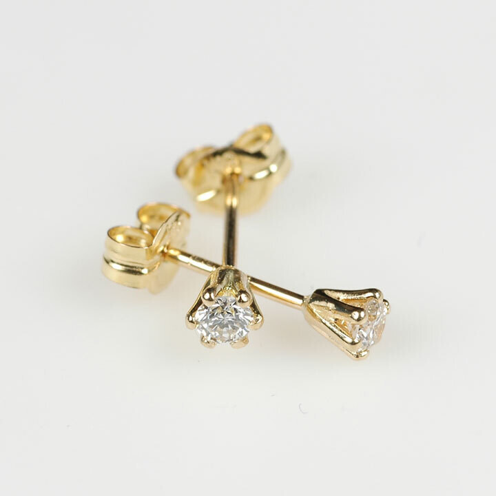 プリンセス・ダイアモンド・ピアス