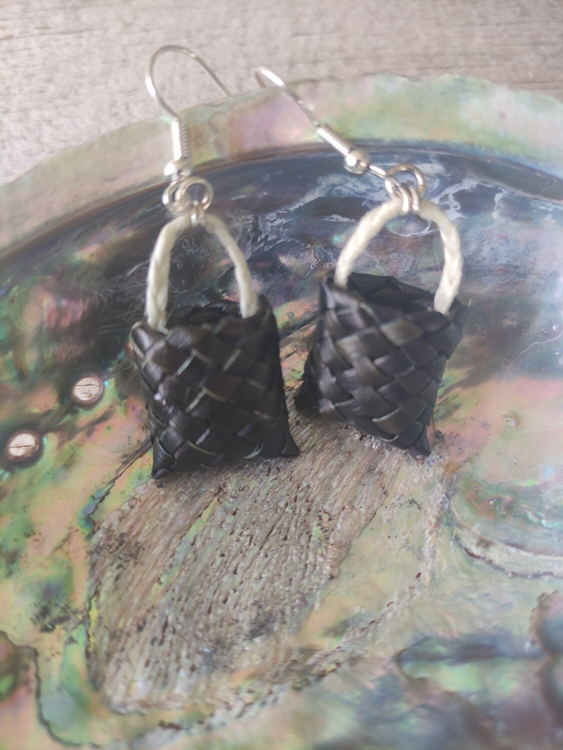 Dark green/black mini-kete earrings with muka handles