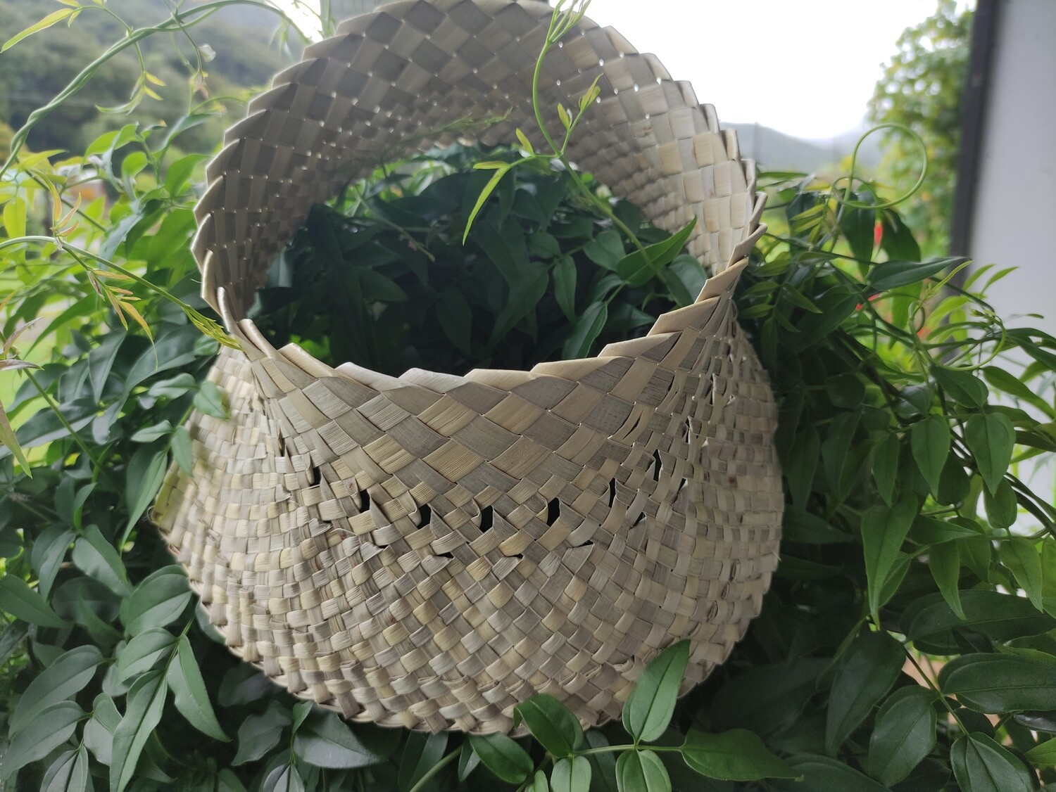 Natural harakeke visor