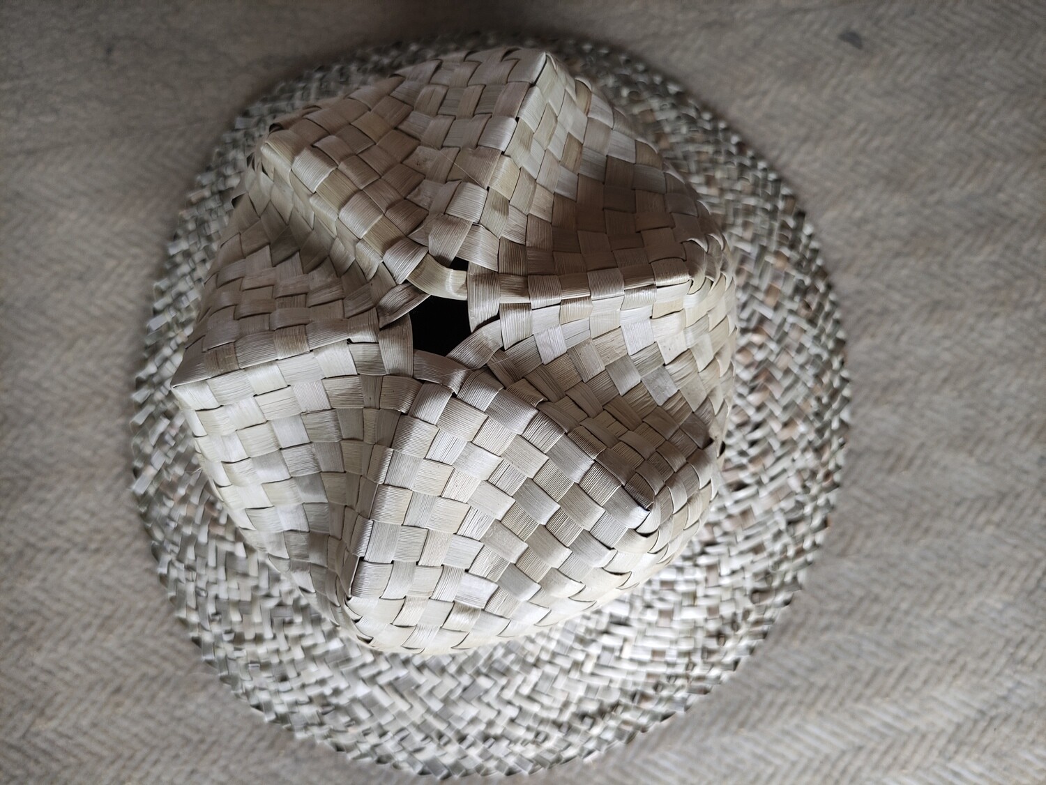 Lemon Squeezer natural harakeke potae