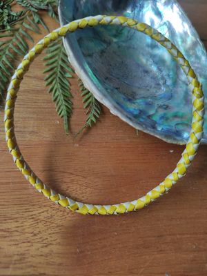 Yellow &amp; natural harakeke bangle - large fit