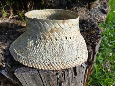 Natural harakeke visor