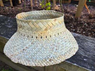 Natural harakeke visor