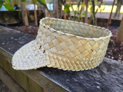 Natural harakeke visor