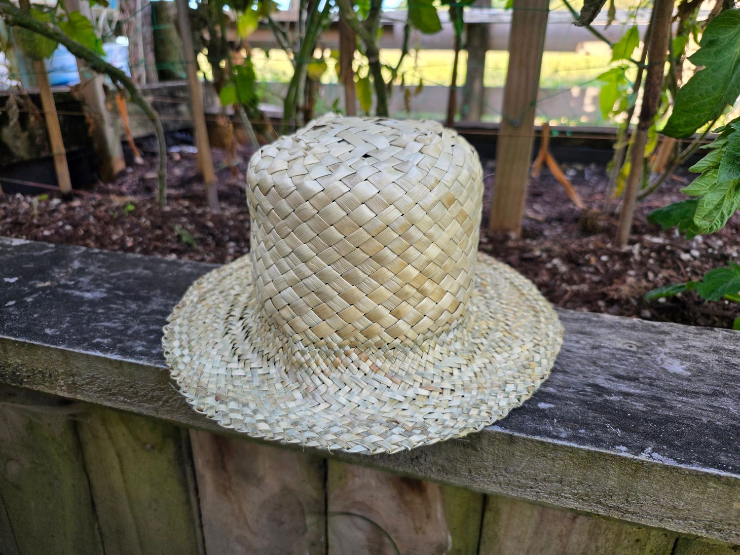 Natural harakeke potae