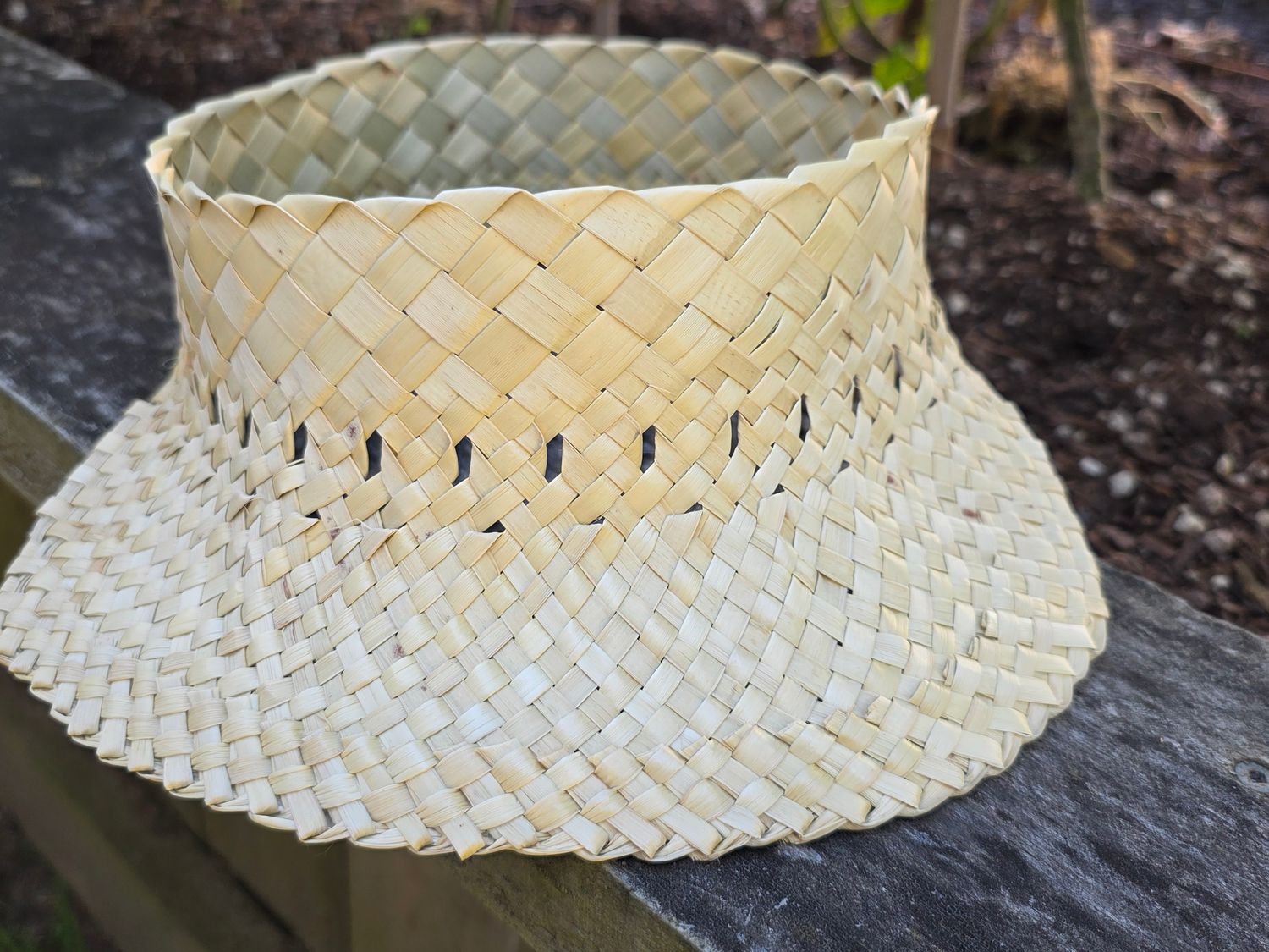 Natural harakeke visor