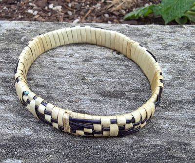 Natural &amp; chocolate brown harakeke bangle