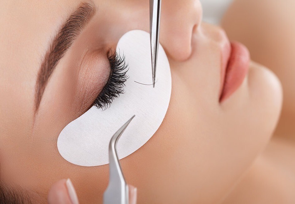 Classic, Bottom & Volume Eyelash Extension Training Classic, Bottom & Volume Eyelash Extension Training