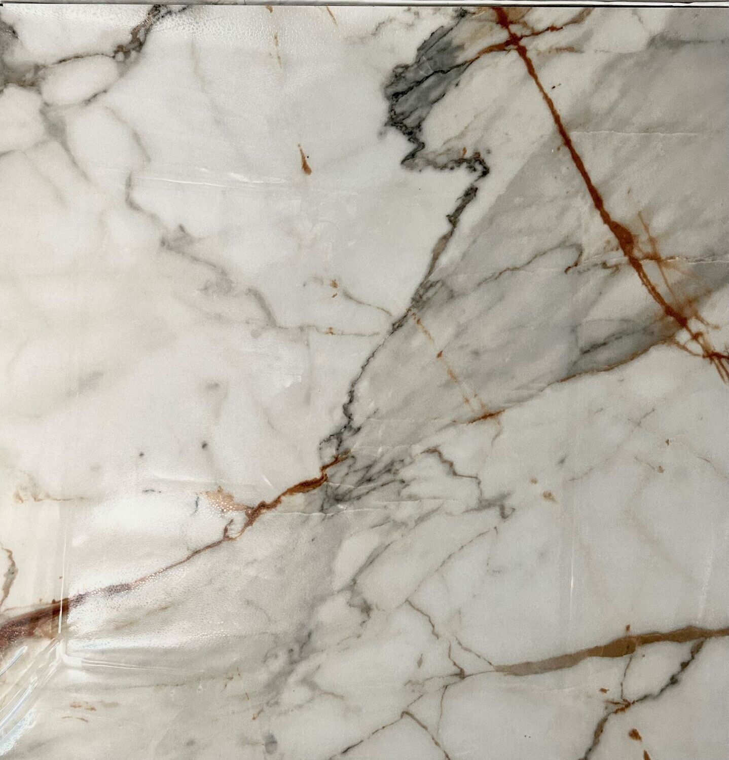 VENATO CARRARA POLIE 24 x 24