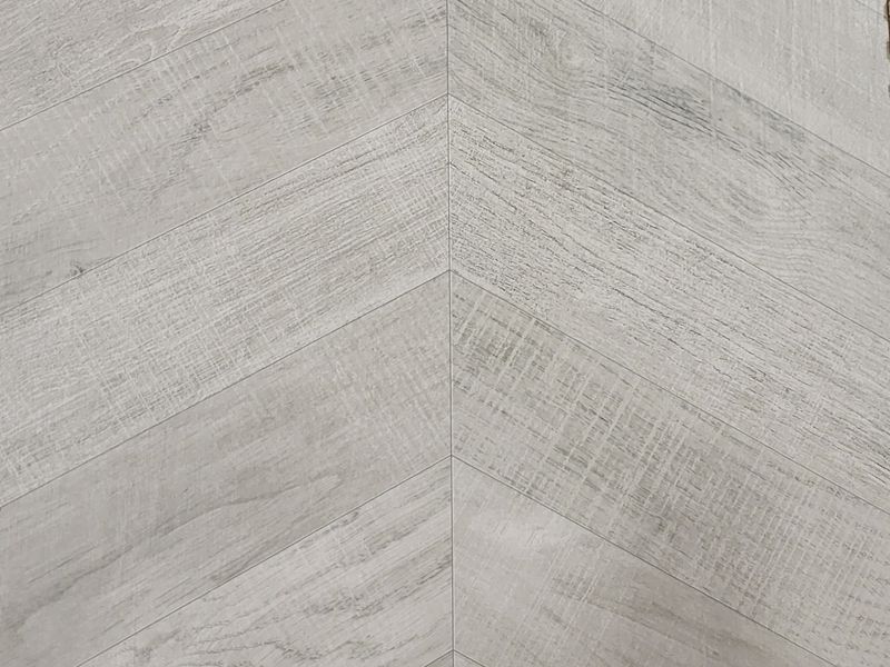 CHEVRON ARTWOOD BONE 24 x 48