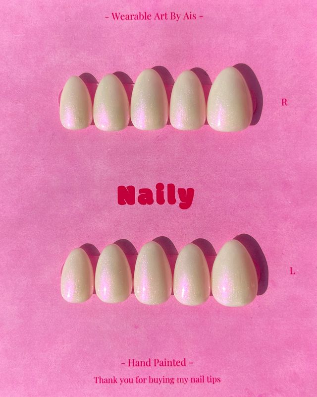 White Short Almond