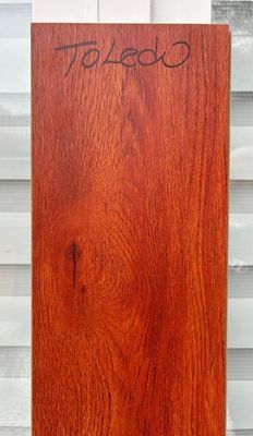 $9.990 M2  PISO FLOTANTE  8.0 MM TOLEDO 20 CM X 1.2 MT CAJA  2,44 M2