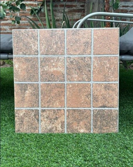 $8.990 M2 CERAMICA PORFIDO ROJO 46X46  CAJA 2,58 M2