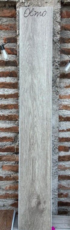$17.990 M2 SPC OLMO  5.5 MM  18 CM X  1.22 MT CAJA 2,195M2