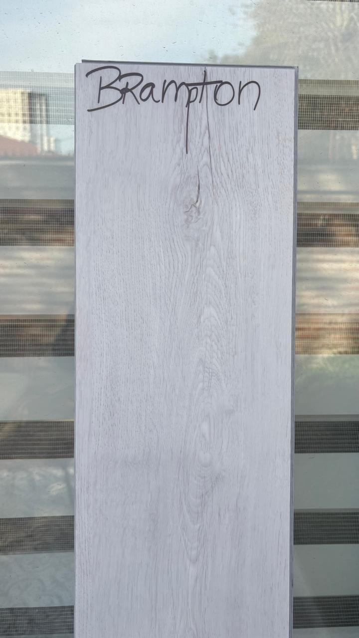 $16.990 M2 SPC BRAMPTON 5.5 MM  18.6 CM X  1.22 MT CAJA 2,24 M2