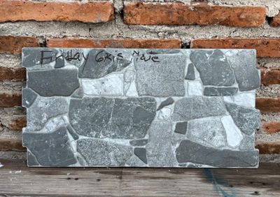 $ 14.990 M2 FACHALETA GRES FINLAY GRIS MATE  25X50 CMS  CAJA 1,50 M2