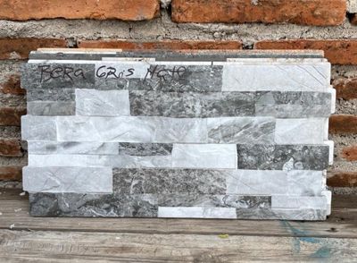$ 17.990 M2 FACHALETA GRES BERA GRIS MATE  25X50 CMS  CAJA 1,50 M2