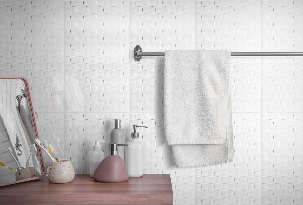 $ 9,990  M2 CERAMICA CUADRICULA BL 33X57 CMS CAJA 2.5 M2