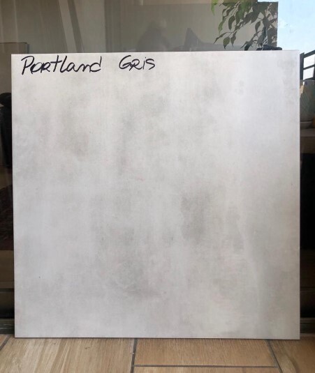 $8.990  M2 CERAMICA PORTLAND GRIS 51X51 CMS                                                   CAJA 2.08 M2