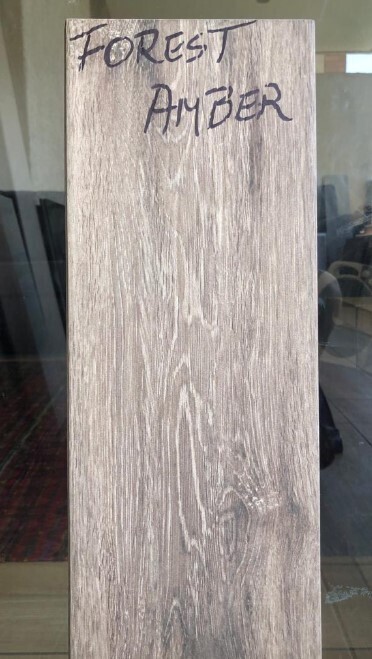 $ 10.990 M2 GRES CERAMICO  FOREST AMBER 15,4X60 CMS    CAJA 1,56 M2