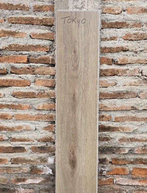 $22.990 M2  SPC TOKIO  9.0 MM                         23 CM X 1.22 MT                        CAJA 1,403 M2
