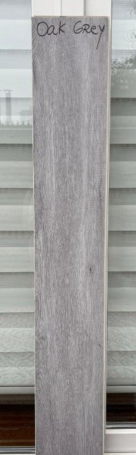 $13.990 M2 SPC  OAK GREY  5.5 MM  19 CM X  1.22 MT CAJA 2,24 M2