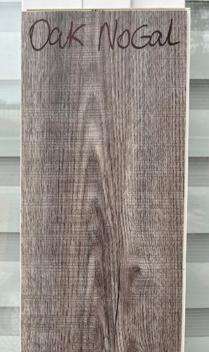 $13.990 M2 SPC  OAK NOGAL 5.5 MM  19 CM X  1.22 MT CAJA 2,24 M2